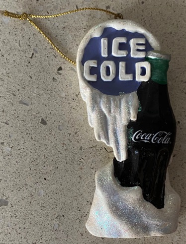 45222-1 € 5,00 coca cola ornament ice cold.jpeg